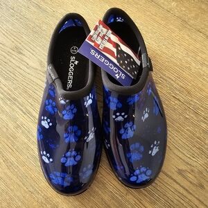 NWT Sloggers Garden Shoes Waterproof Womens sz8 Slip-on Pattern Paw Prints Blues